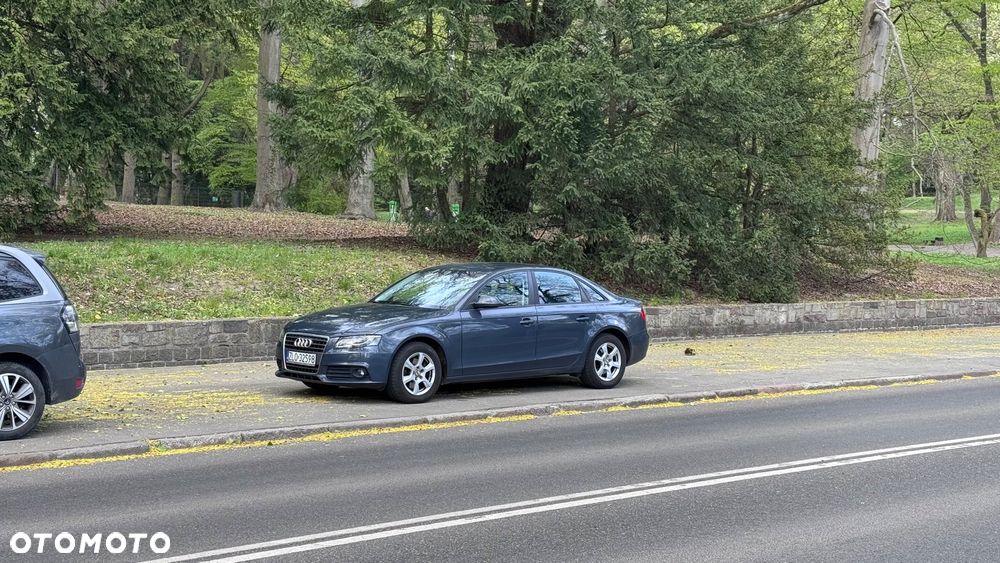 Audi A4 Limousine - 5