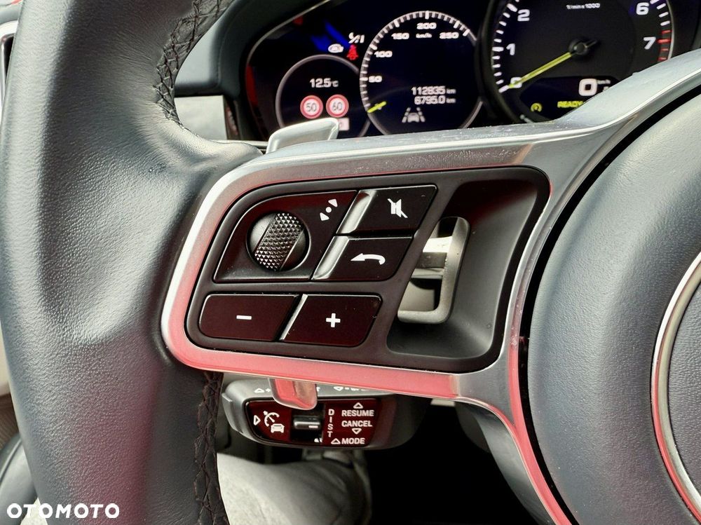 Porsche Cayenne - 24