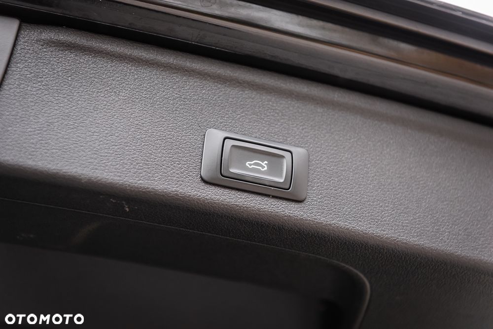 Audi A4 Avant 2.0 TDI ultra - 9