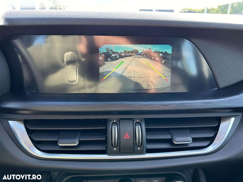 Alfa Romeo Stelvio - 16