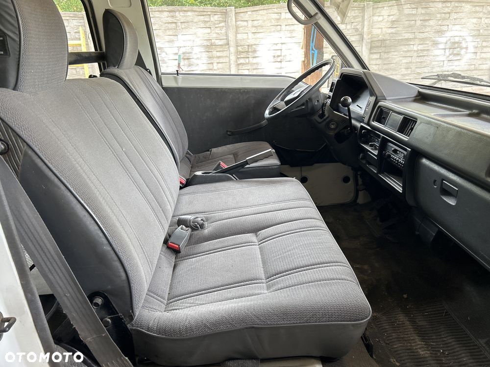 Mitsubishi L300 - 8