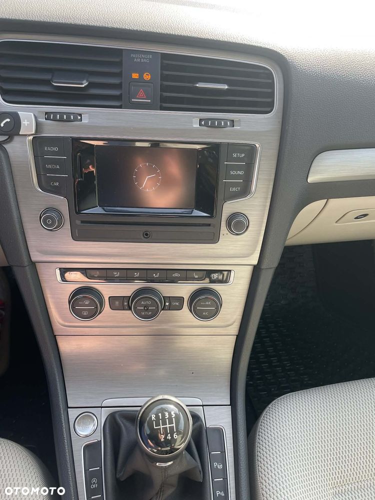 Volkswagen Golf 1.2 TSI BMT Comfortline - 14