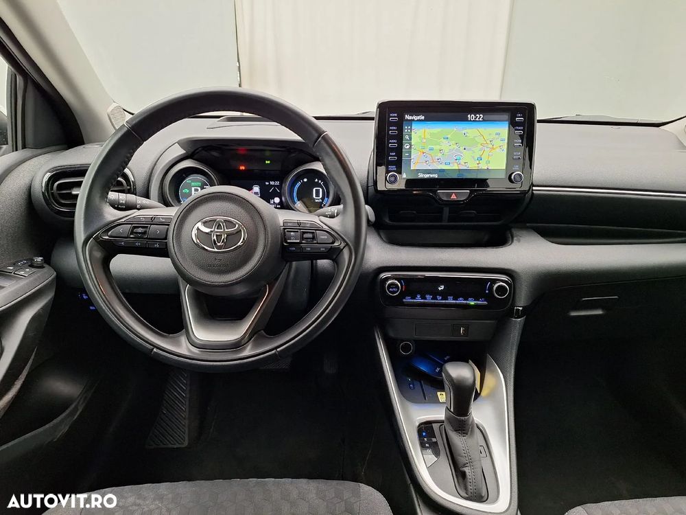 Toyota Yaris 1.5 VVT-i HSD Dynamic Plus Bi-tone - 5