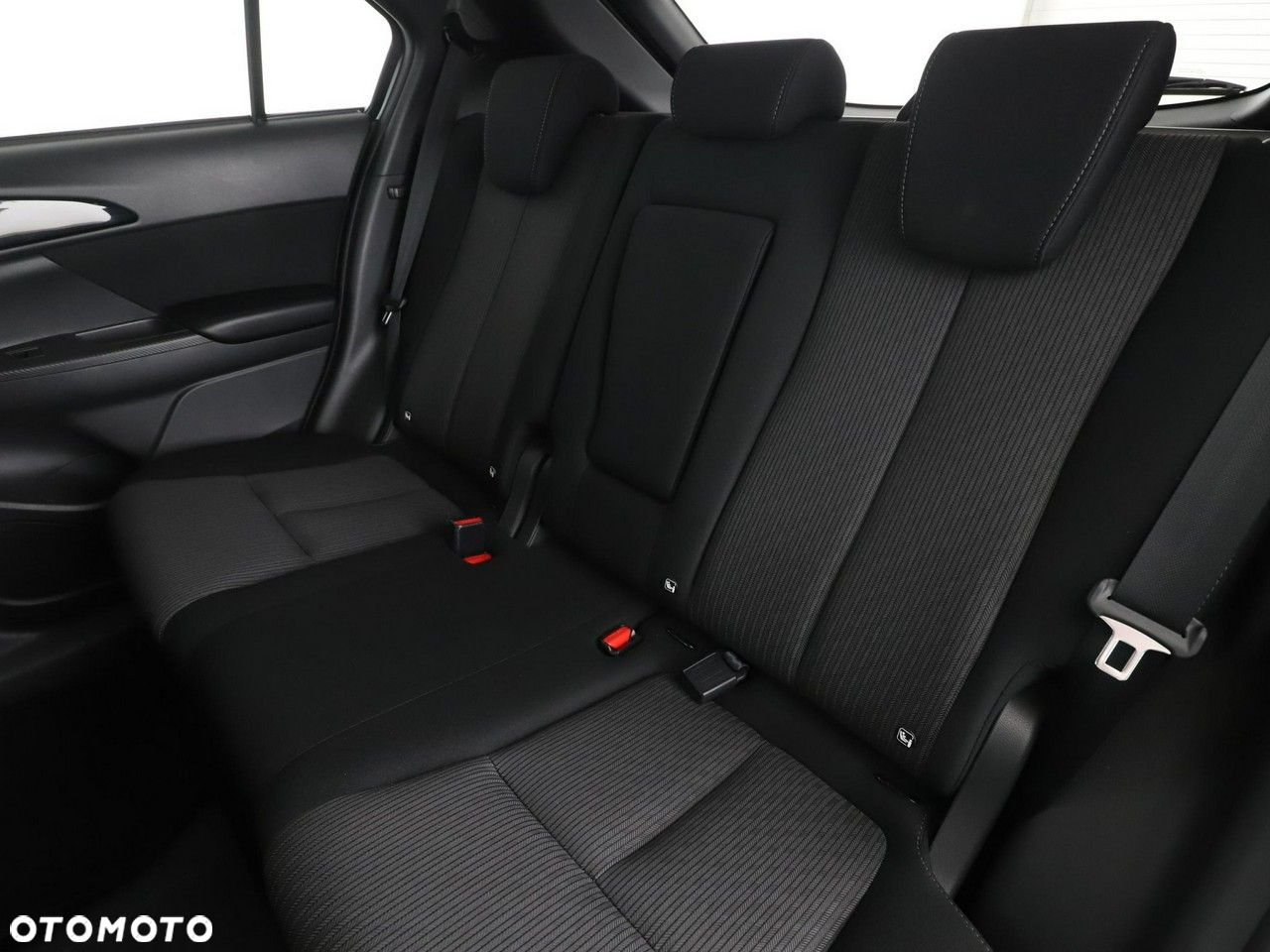 Mitsubishi Eclipse Cross Plug-In Hybrid 4WD Basis - 18