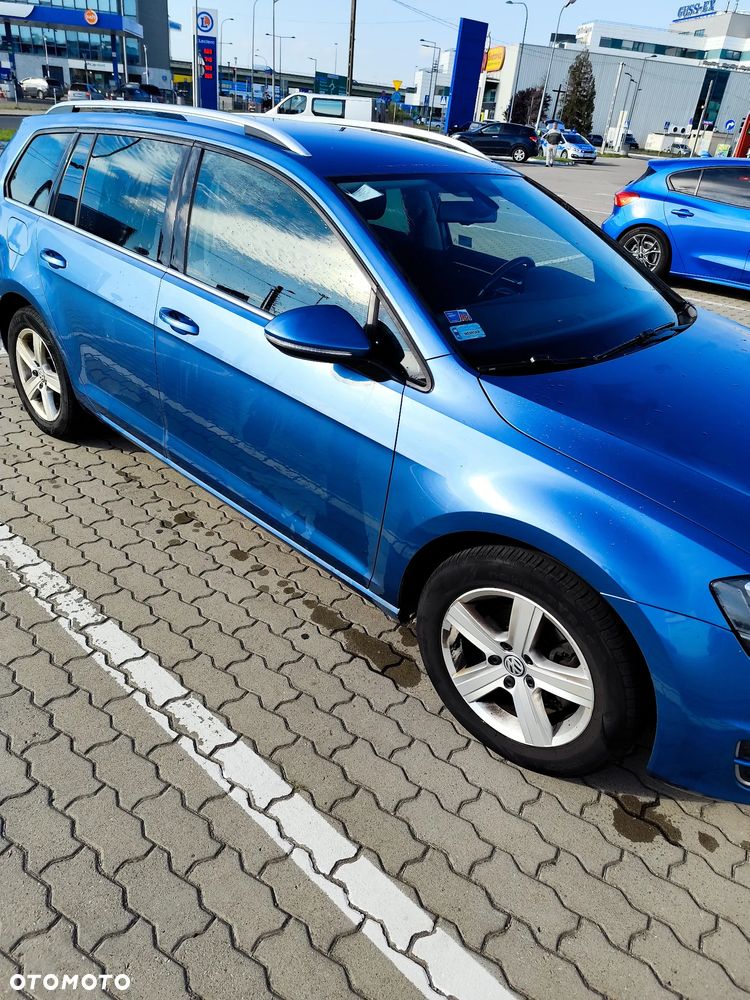 Volkswagen Golf - 6