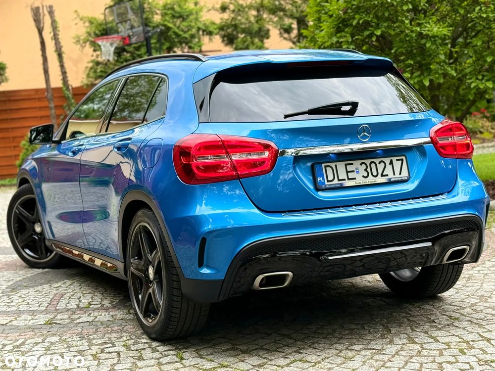 Mercedes-Benz GLA - 10