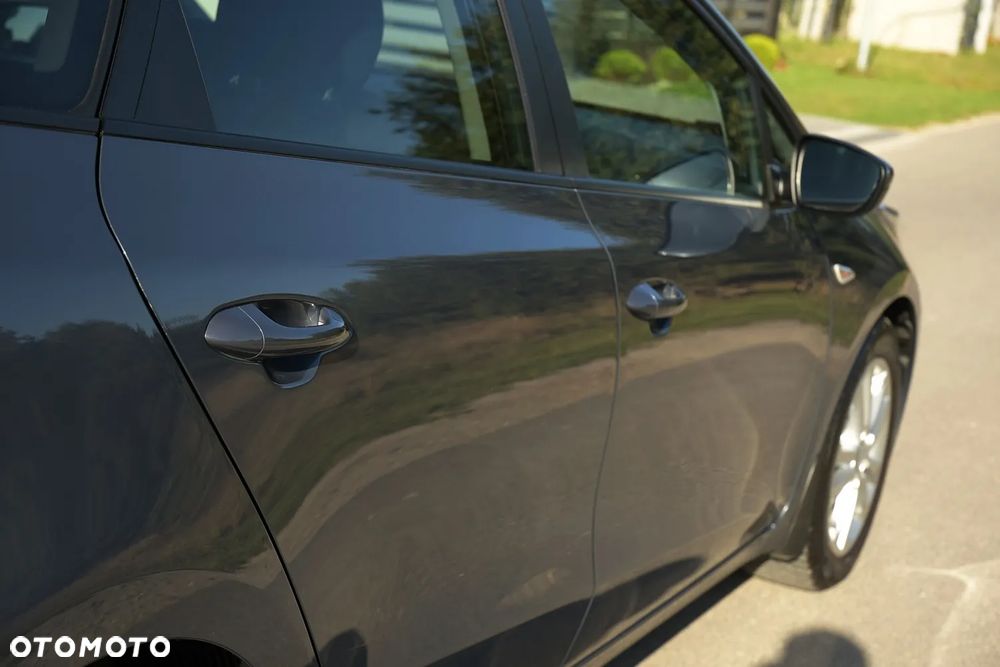 Kia Ceed - 16