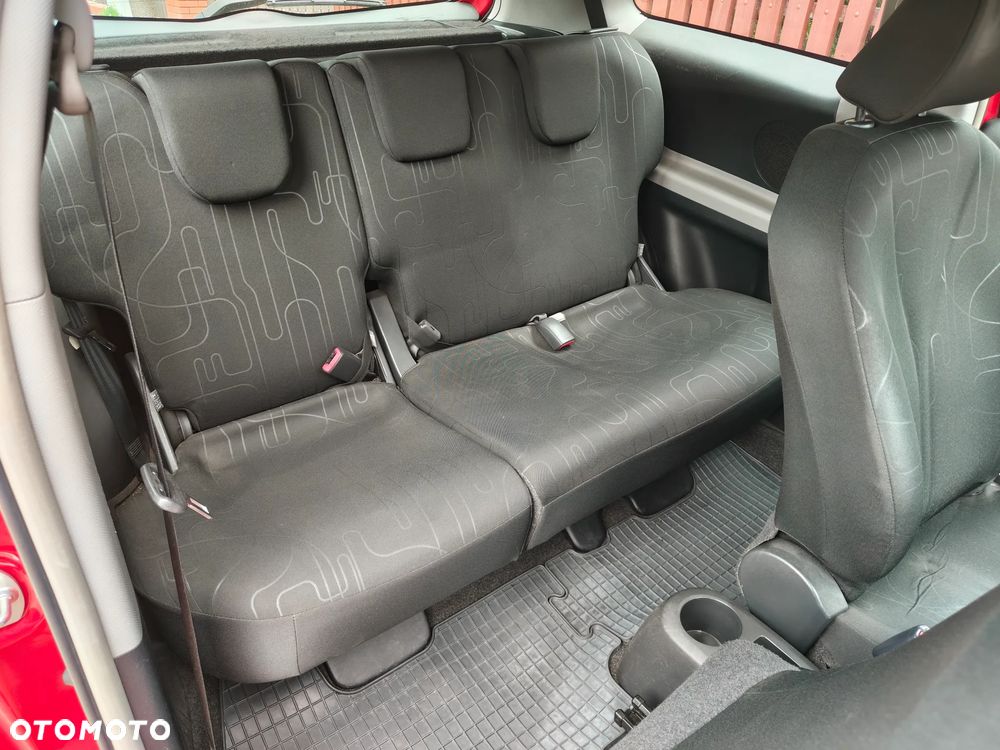 Toyota Yaris - 12