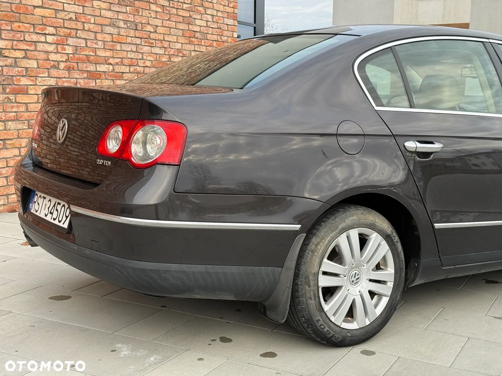 Volkswagen Passat 2.0 TDI DPF Highline - 11