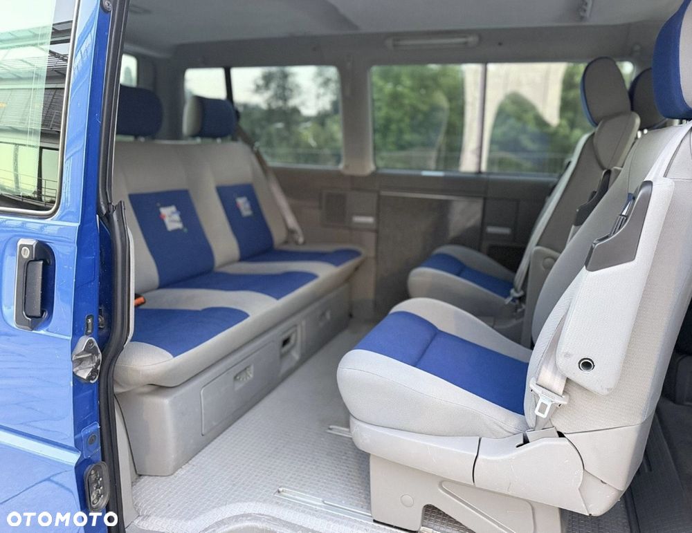 Volkswagen Multivan - 23