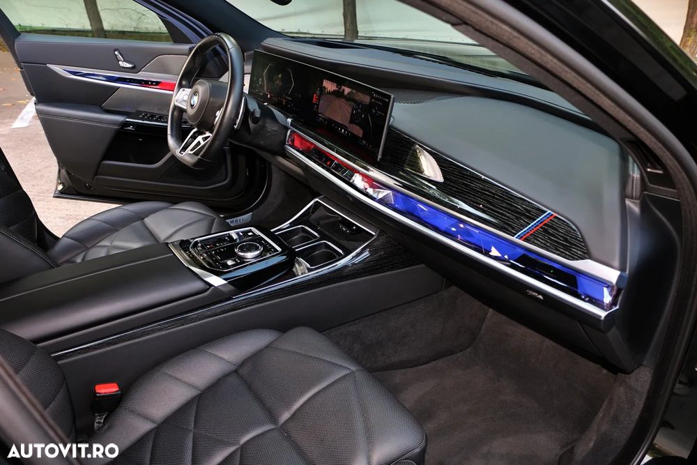 BMW Seria 7 740d xDrive MHEV - 13