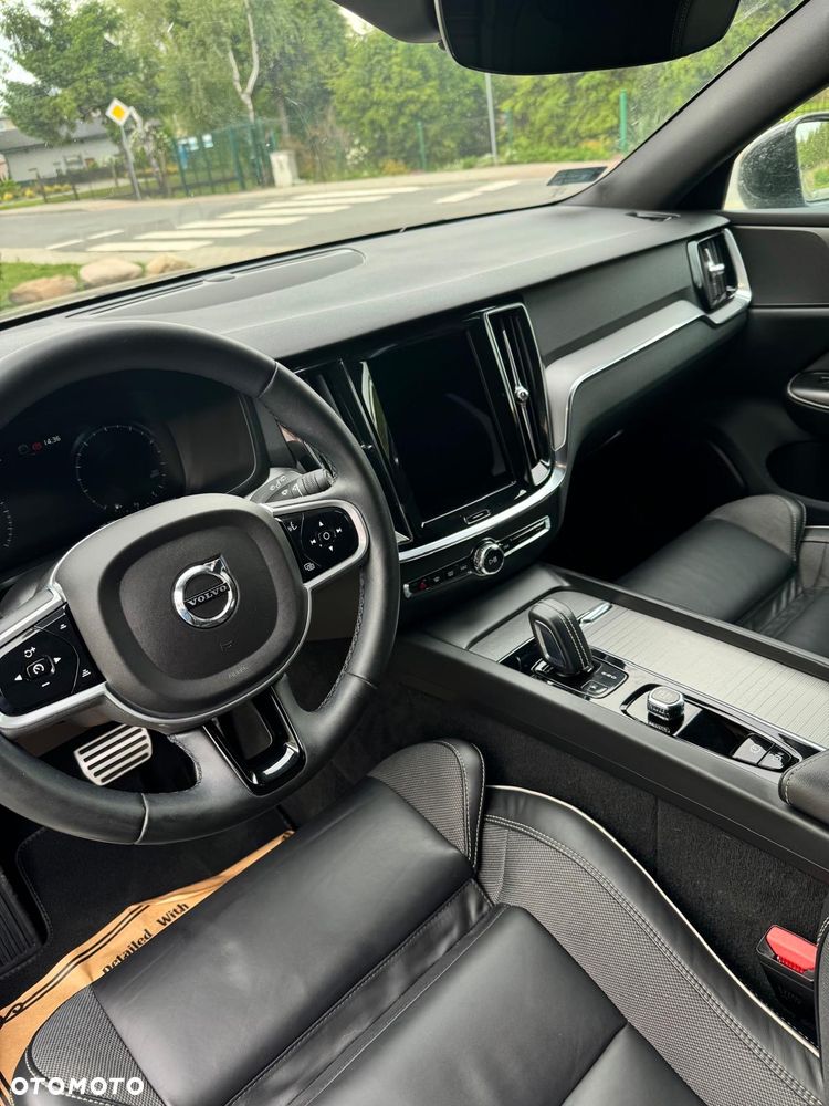 Volvo V60 B3 B R-Design - 20