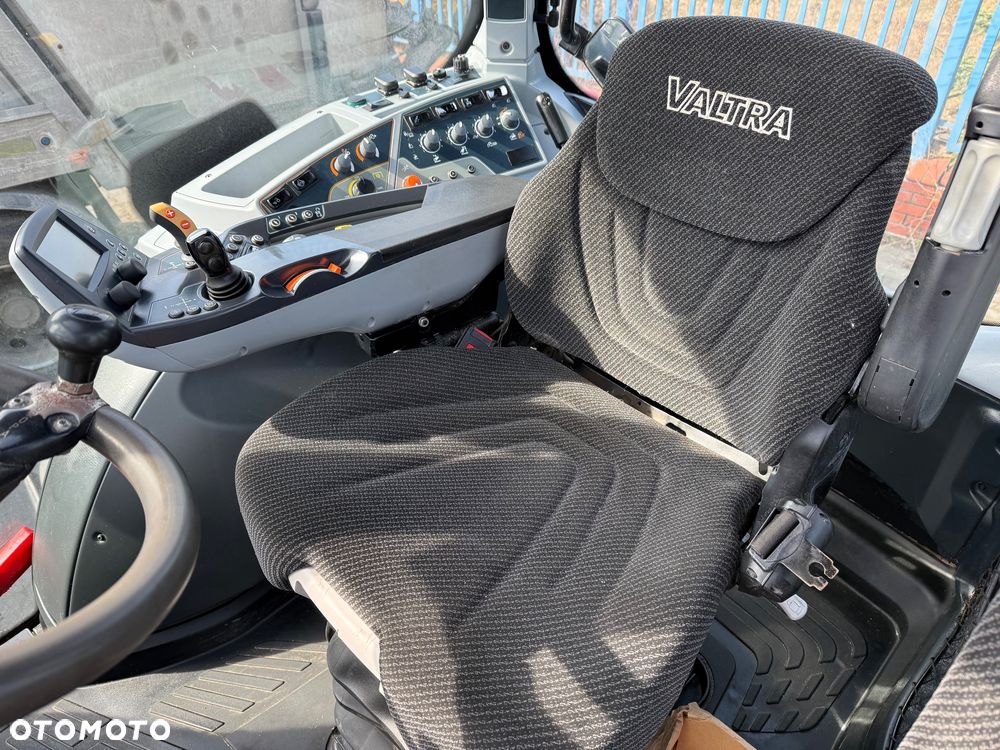 Valtra N174 - 16
