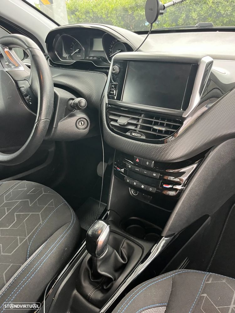 Peugeot 2008 PureTech 82 Style - 13