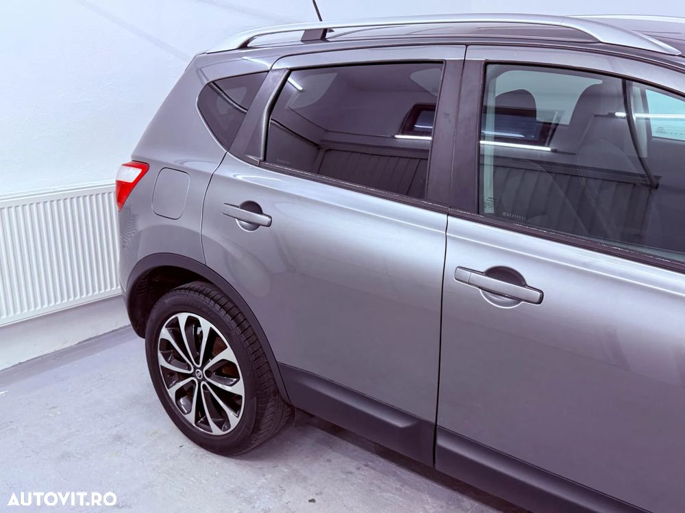 Nissan Qashqai 2.0 DCI 4 x 4 DPF tekna - 31