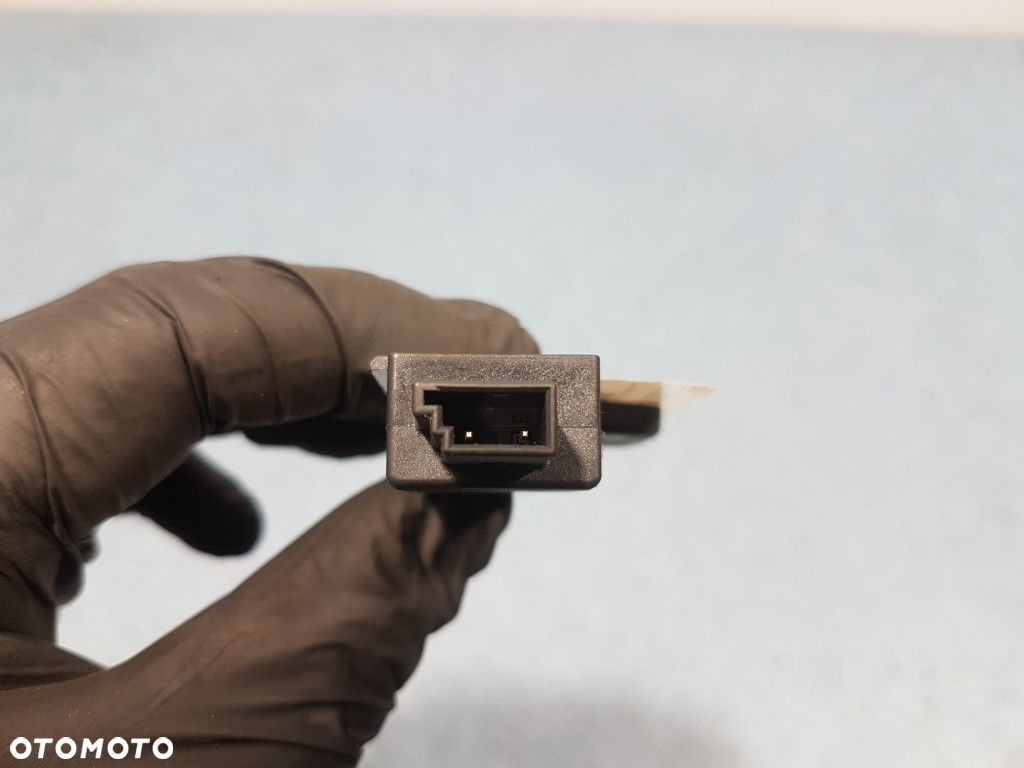 WZMACNIACZ ANTENOWY / GPS 6520922083202   BMW M6 F06 - 2