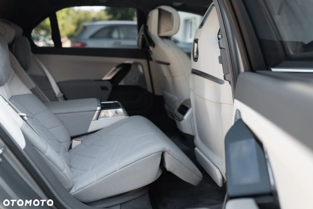 BMW i7 105.7kWh xDrive60 - 22