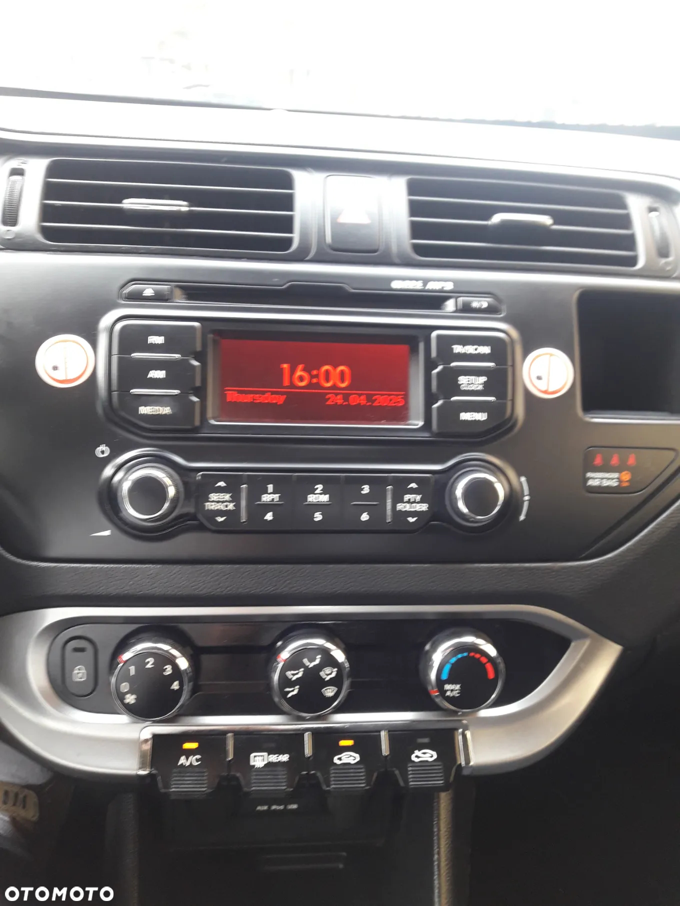 Kia Rio 1.2 Business Line - 10