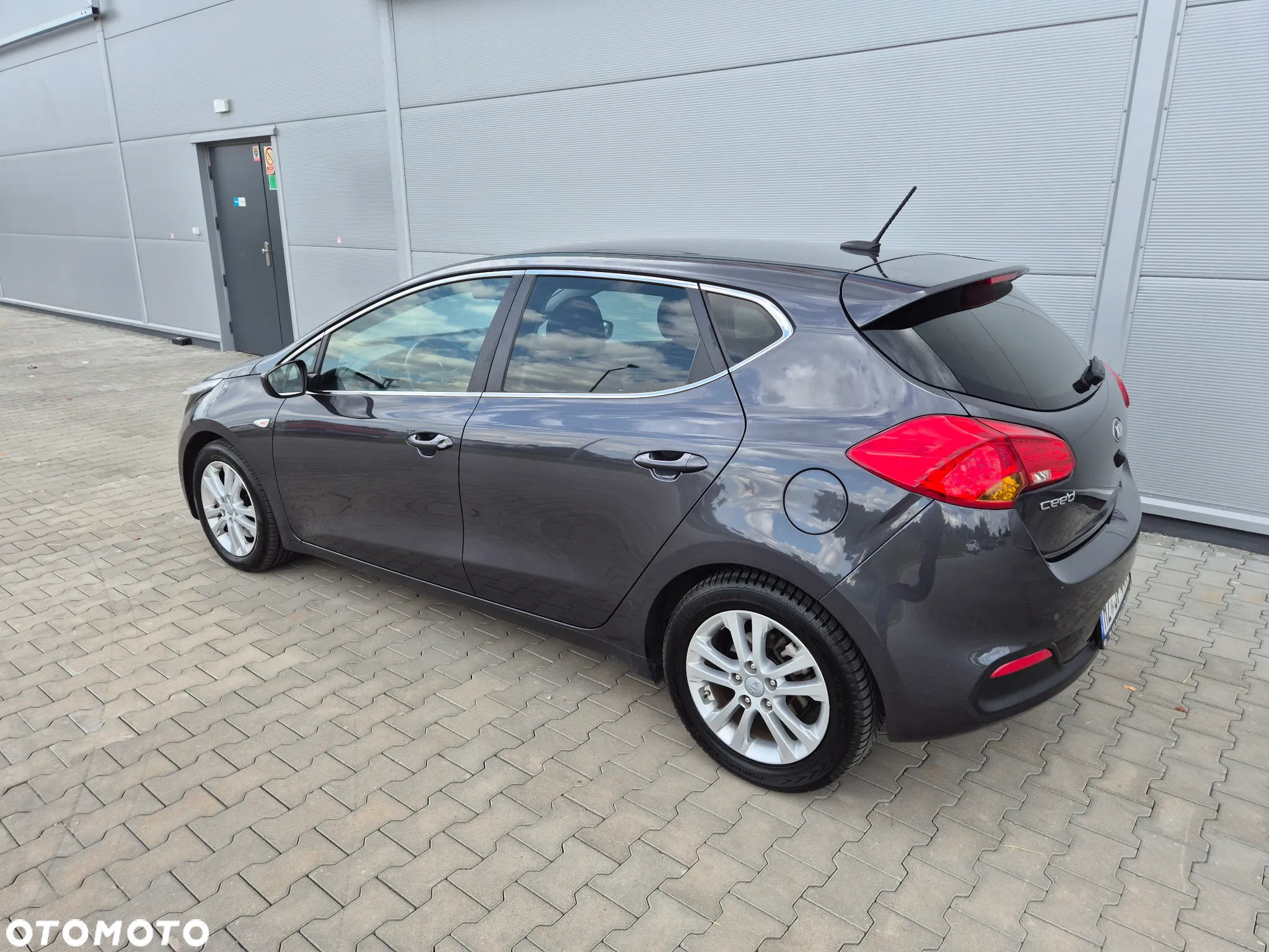 Kia Ceed 1.4 CVVT Dream Team Edition - 11