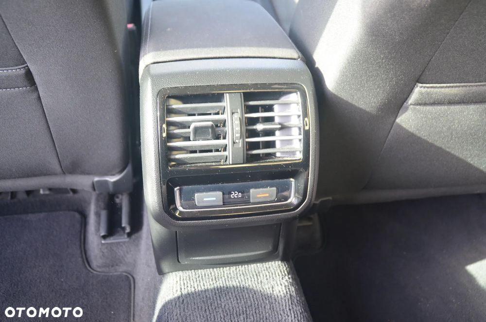Volkswagen Passat - 13