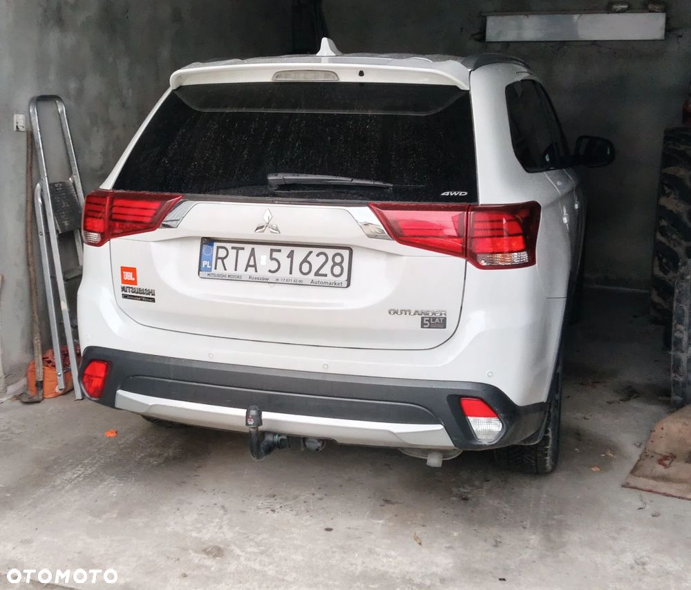 Mitsubishi Outlander - 13