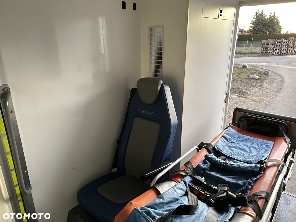 Mercedes-Benz Sprinter - 20