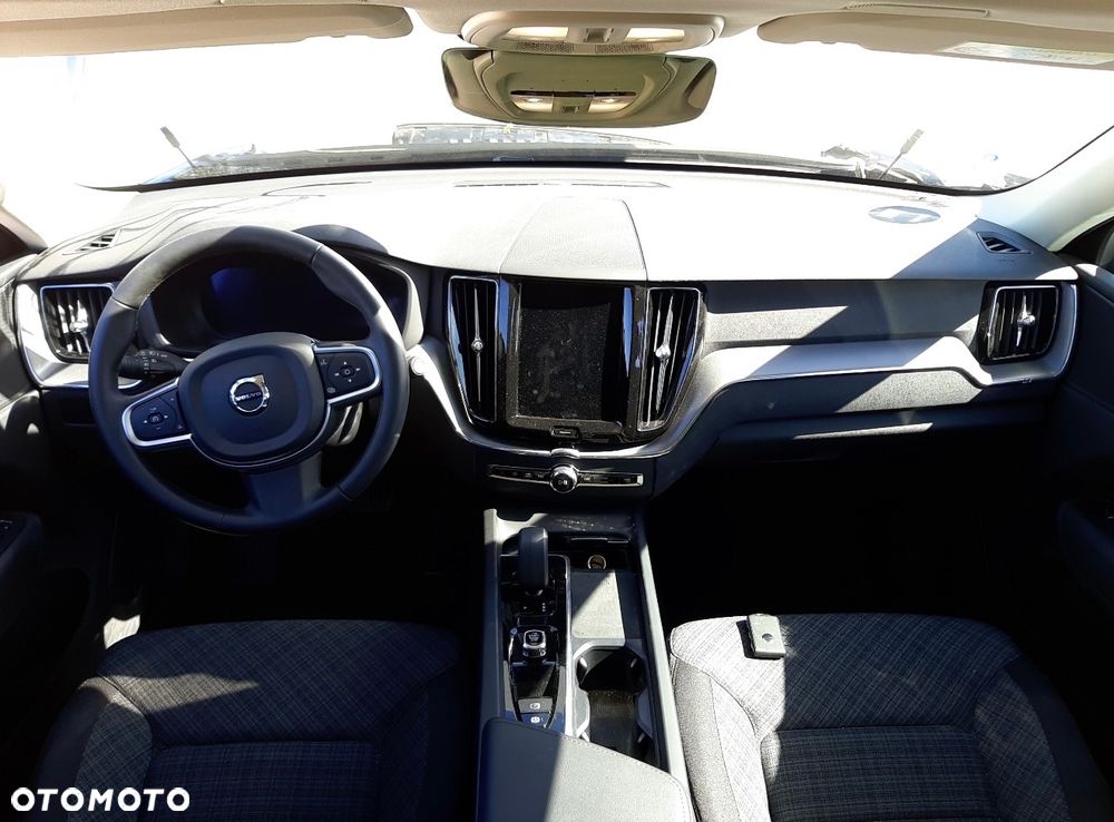 Volvo XC 60 T6 Plug-In Hybrid AWD Core - 16