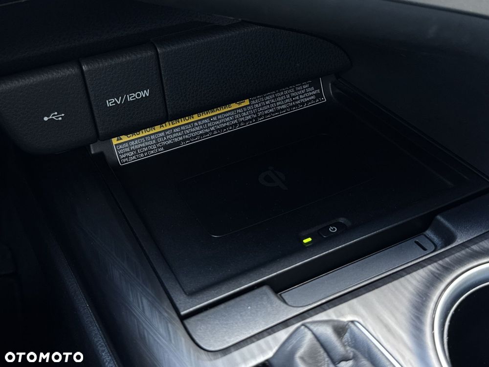 Toyota Camry 2.5 Hybrid Executive CVT - 28