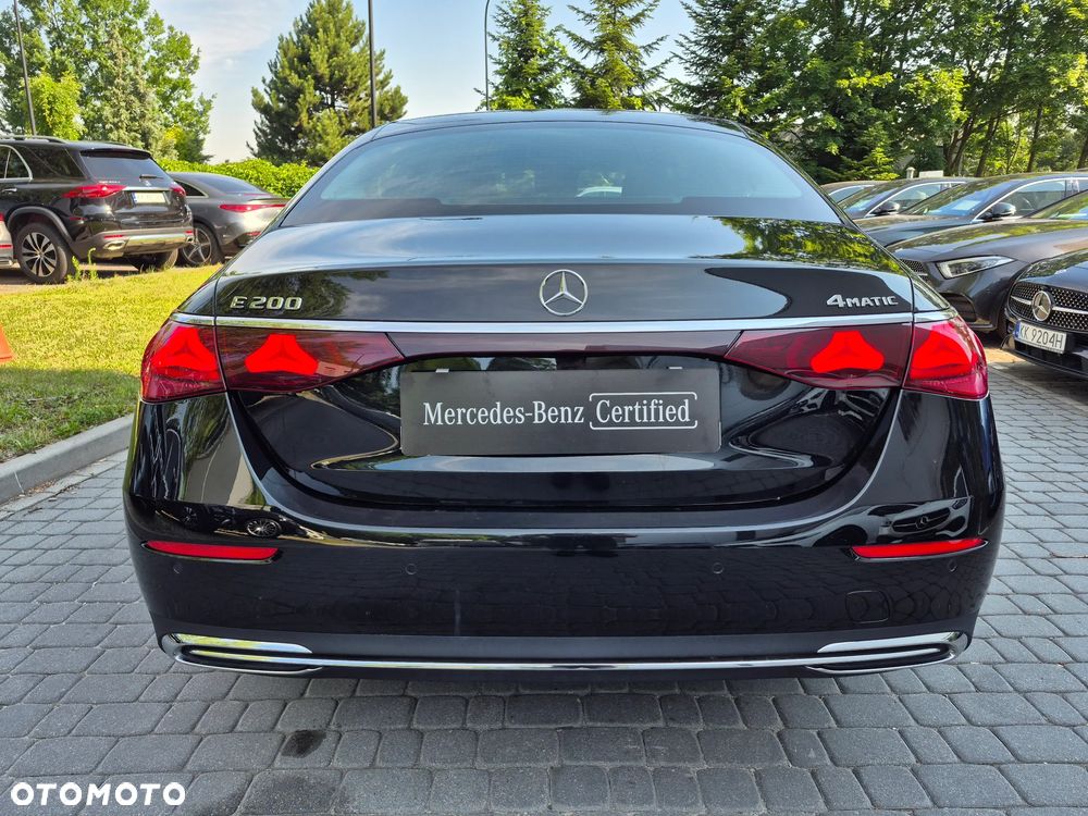 Mercedes-Benz Klasa E 200 4Matic 9G-TRONIC - 4