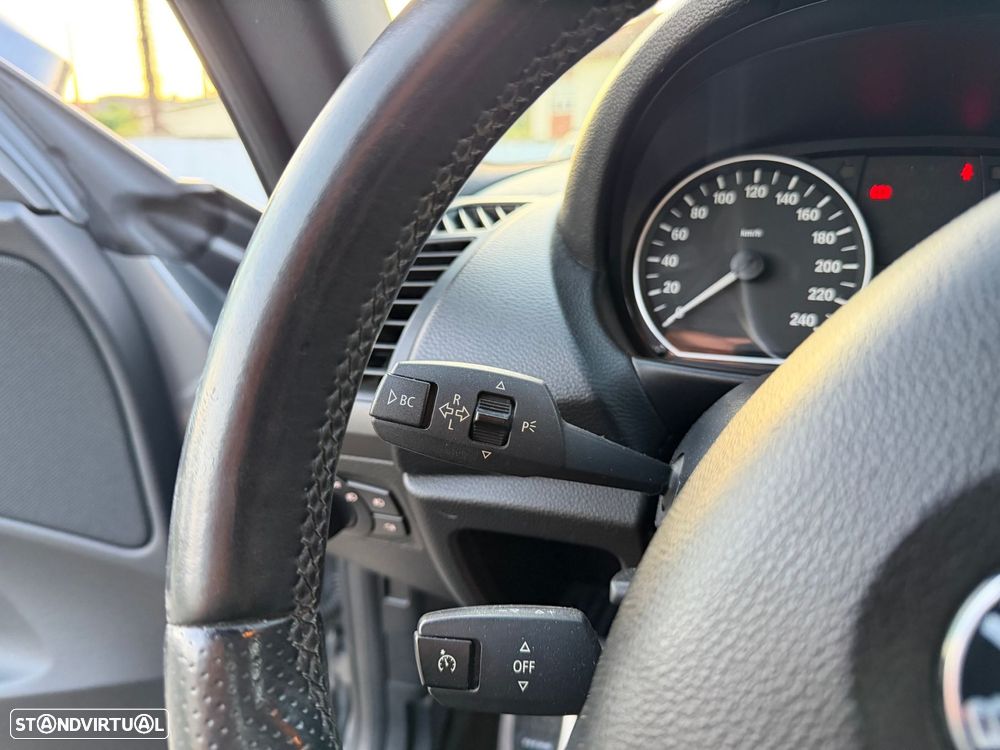 BMW 118 d Pack M - 15