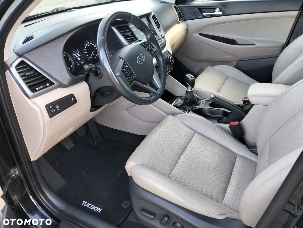 Hyundai Tucson 1.7 CRDI BlueDrive Style 2WD - 7
