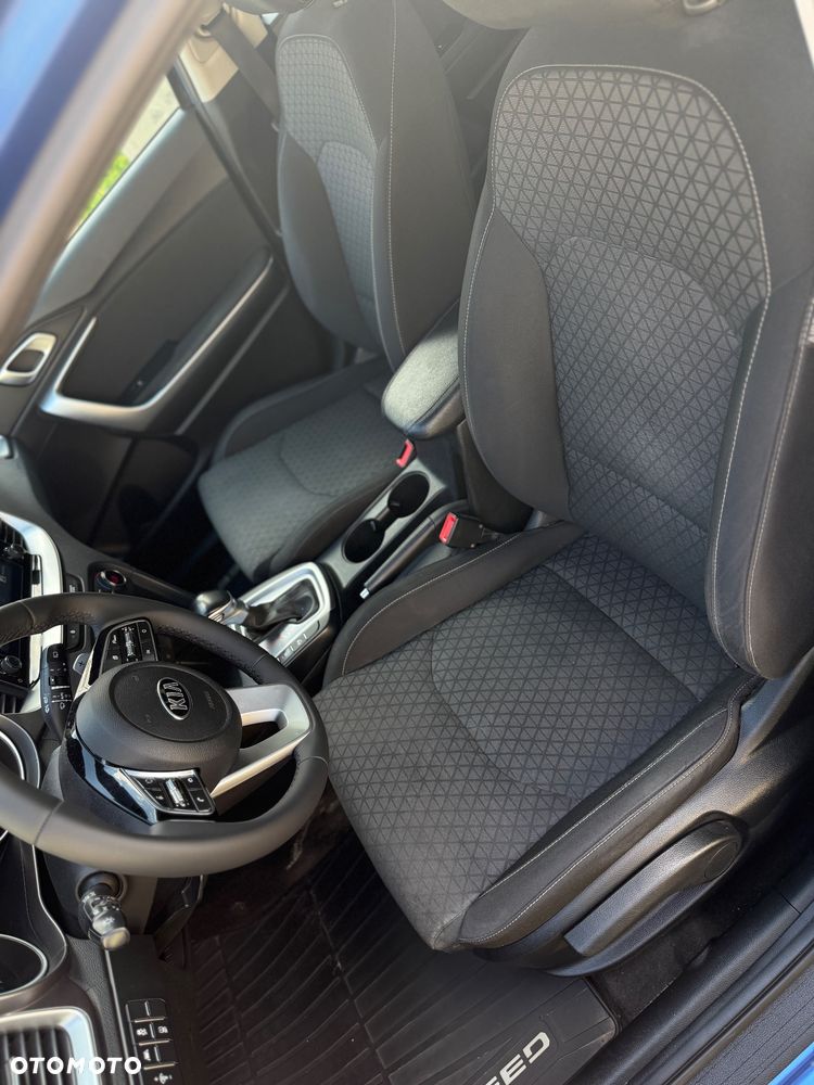 Kia Ceed 1.6 CRDi mHEV M DCT - 22