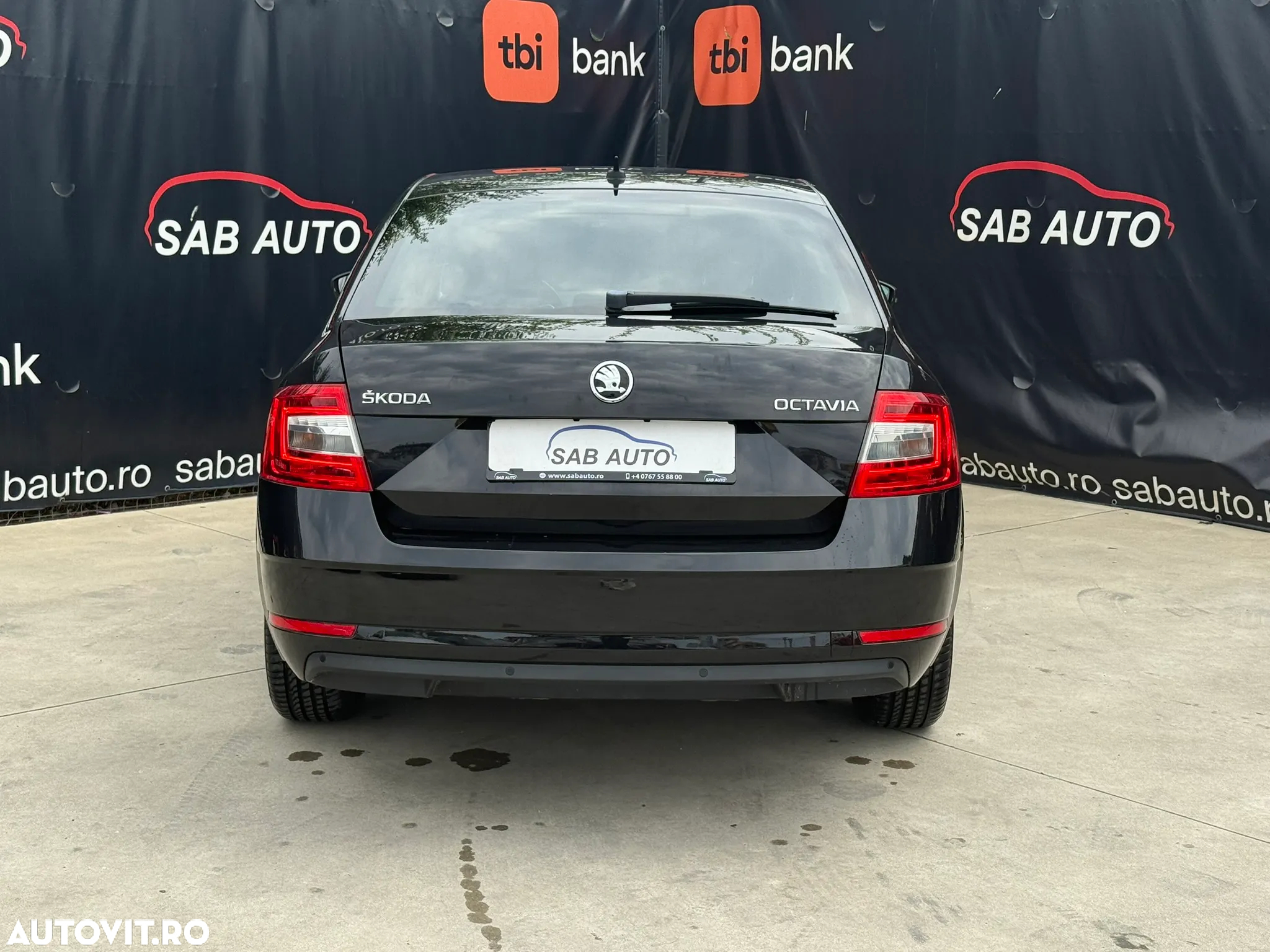 Skoda Octavia 1.6 TDI DSG Ambition - 13
