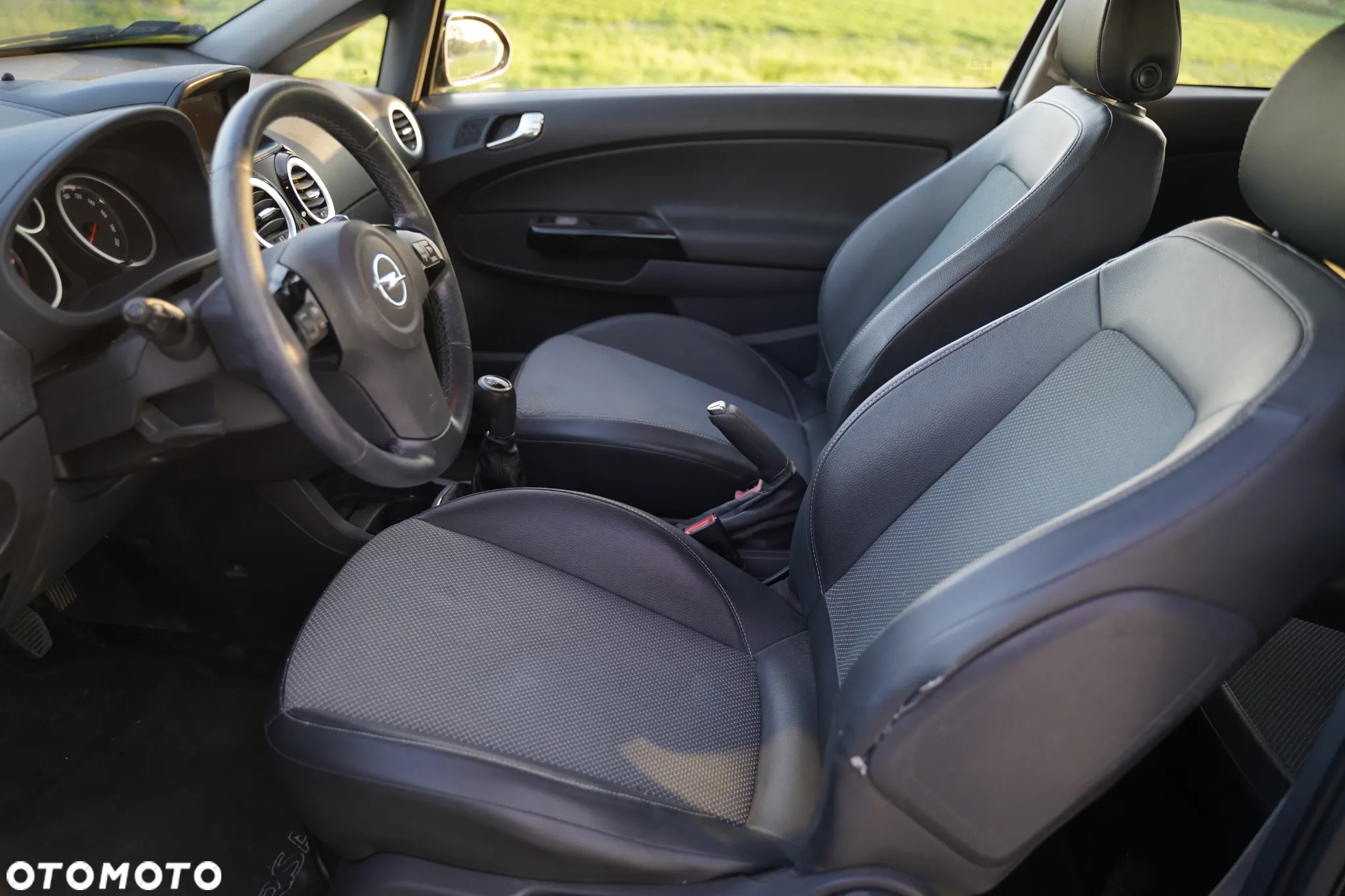 Opel Corsa 1.4 16V Enjoy - 13