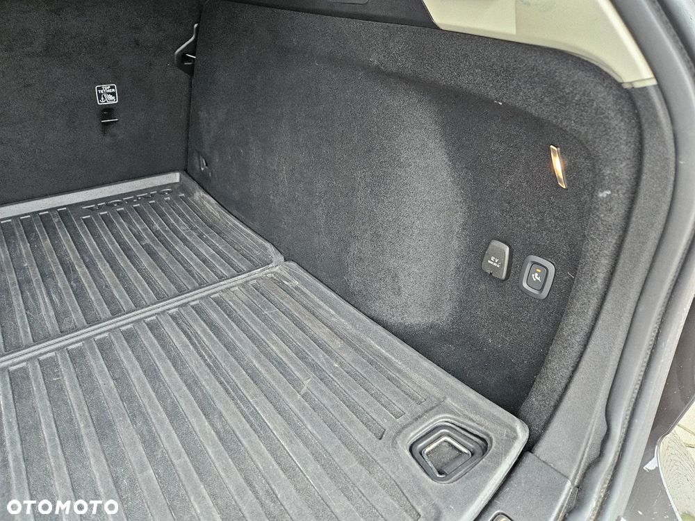 Volvo V60 B4 B Plus Dark - 13