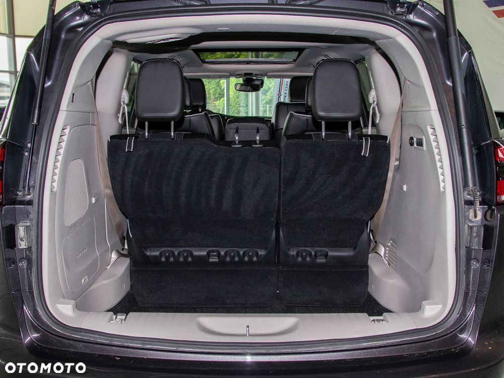 Chrysler Pacifica - 29