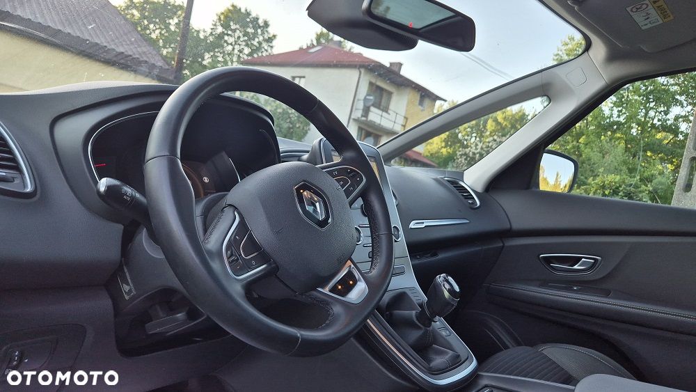 Renault Grand Scenic - 15