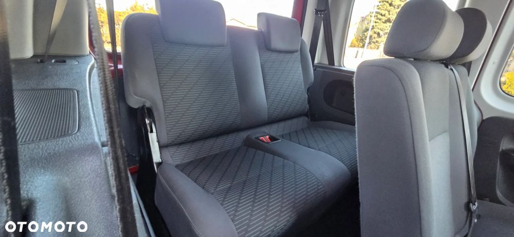 Volkswagen Caddy 1.6 (7-Si.) Edition 30 - 30