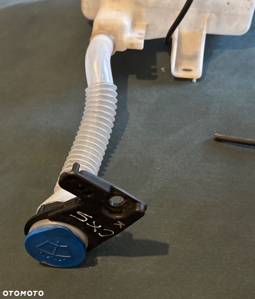 Mazda 2 DY DE DJ 3 BK BL BPBM 5 CR CW 6 gg Gy GH GJ GL cx-3 cx-30 cx-5 cx-7  zbiornik spryskiwaczy spryskiwacz zwykły xenon czujnik pompka zatyczka wężyki wszystkie Czesci - 3