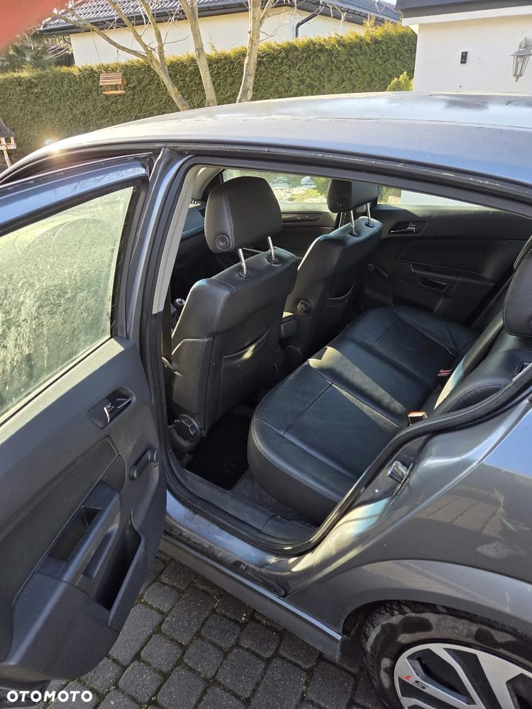 Opel Astra 2.0 T Sport - 14