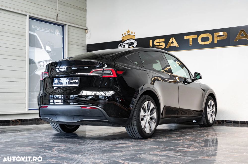 Tesla Model Y Long Range Dual Motor AWD - 34