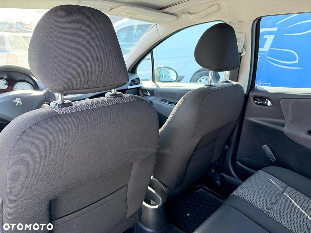 Peugeot 207 1.6 HDi - 13