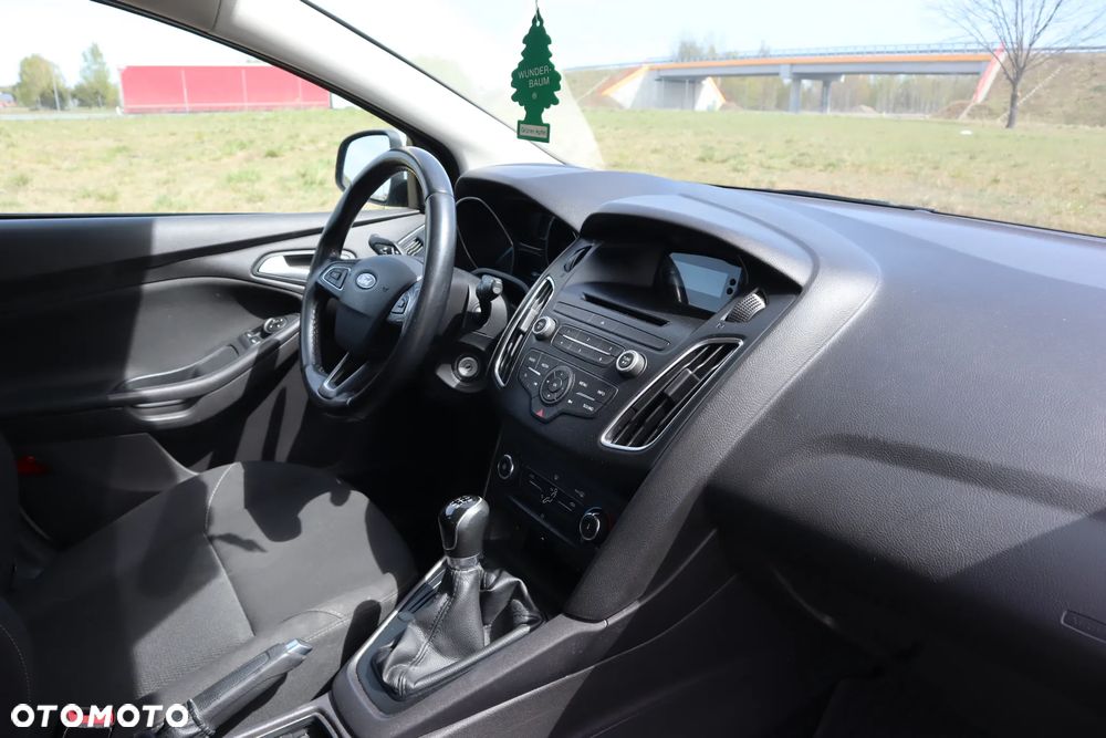 Ford Focus 1.6 Edition - 15