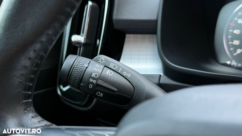 Volvo XC 40 D3 Momentum - 22