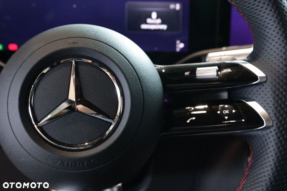 Mercedes-Benz GLB - 11