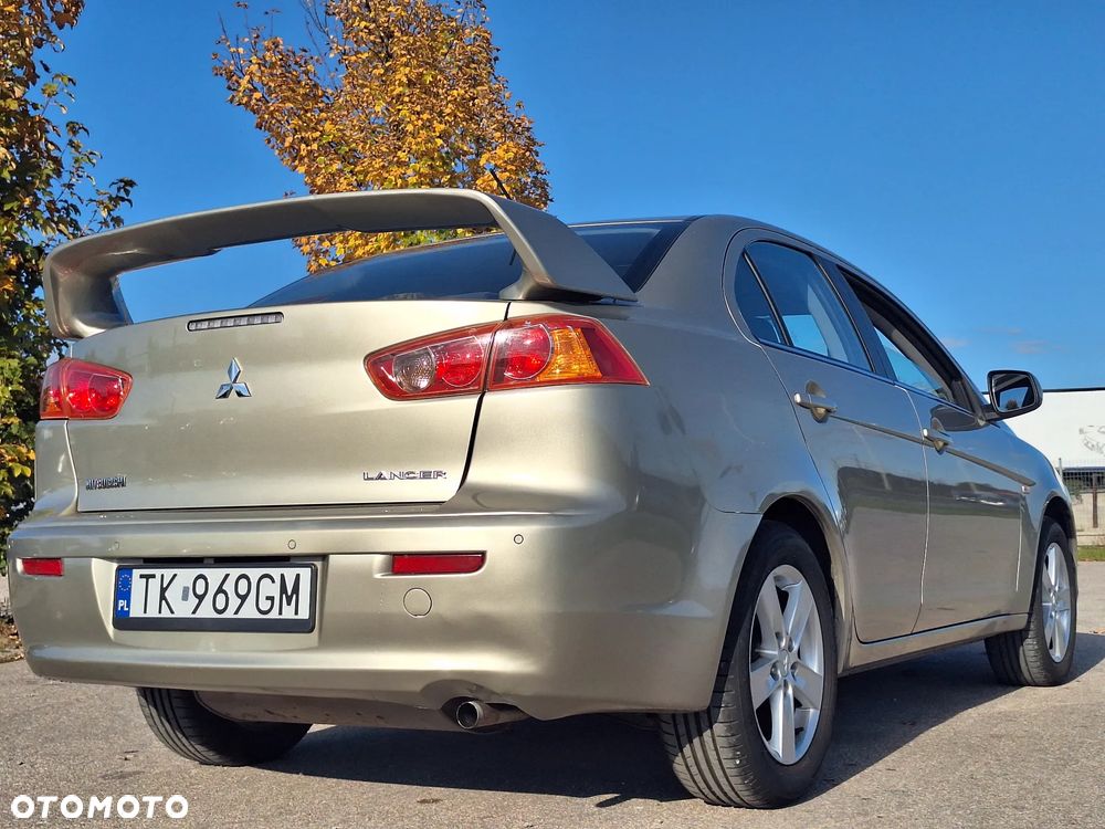 Mitsubishi Lancer 2010 photo 5
