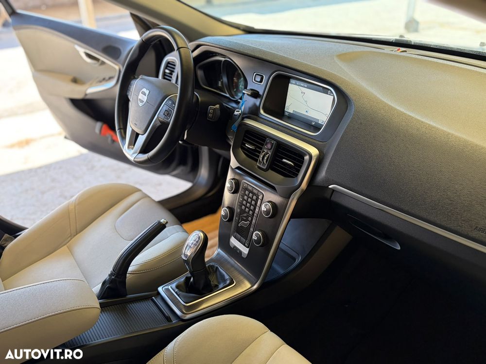 Volvo V40 D2 94g Summum - 7
