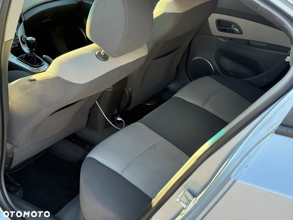 Chevrolet Cruze 1.6 - 19