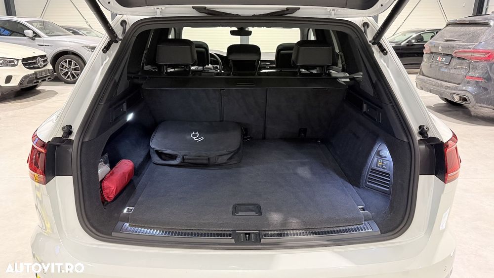 Volkswagen Touareg - 27