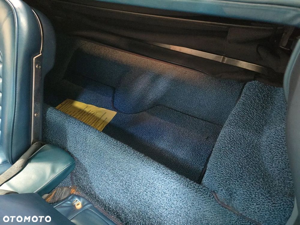 Chevrolet Corvette - 10